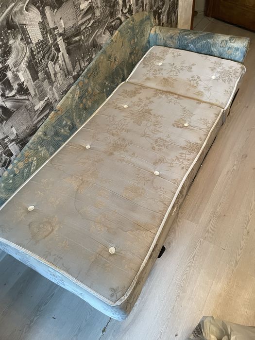 Диван , тахта бу