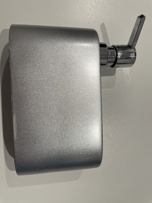 Dozownik na płyn i gąbkę