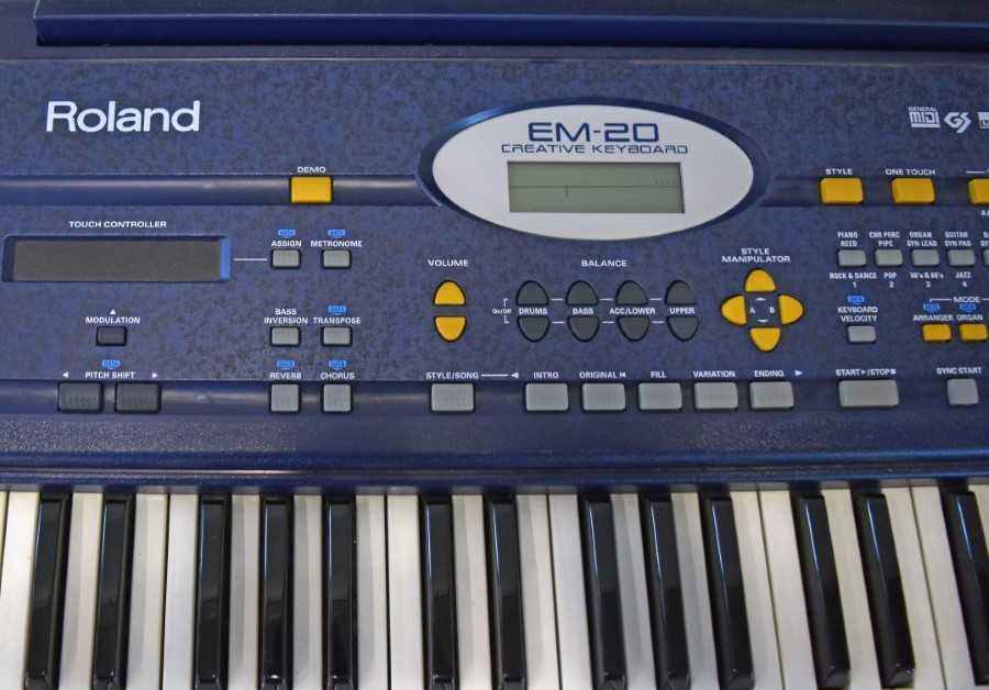 Órgão eletrónico Roland EM-20