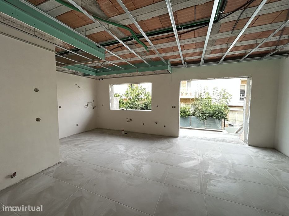 VENDE-SE Moradia T4,NOVA,entregue equipada, próximo ao Centro de Braga