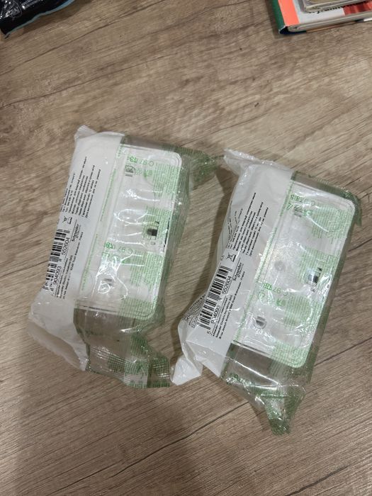 Podwojne gniazda nadtynkowe