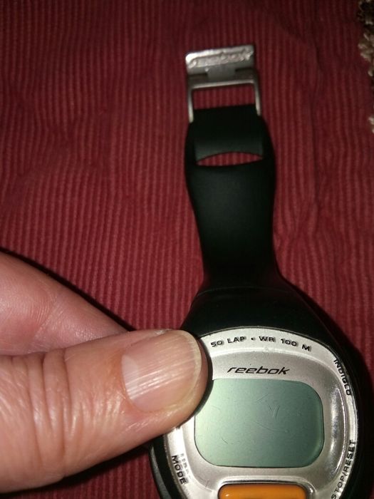 Relógio Reebok, a funcionar