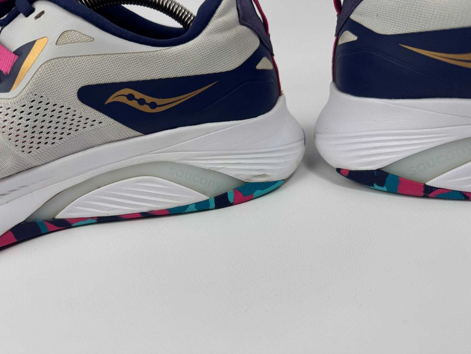 Кросівки для бігу Saucony Guide15 49 розмір