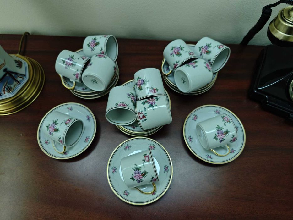 Chávenas de café Vista Alegre, modelo Silvia 15€ CADA