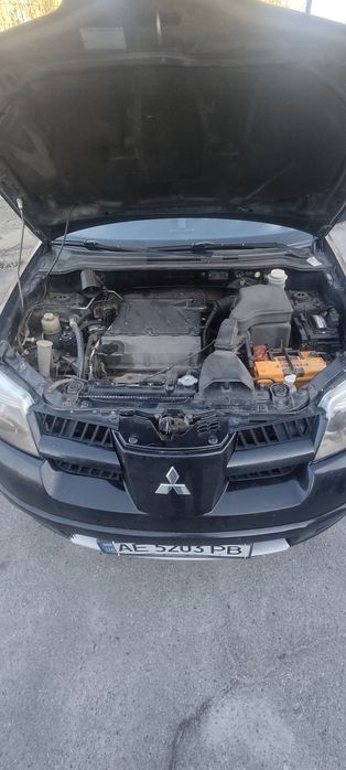 Mitsubishi outlander 1