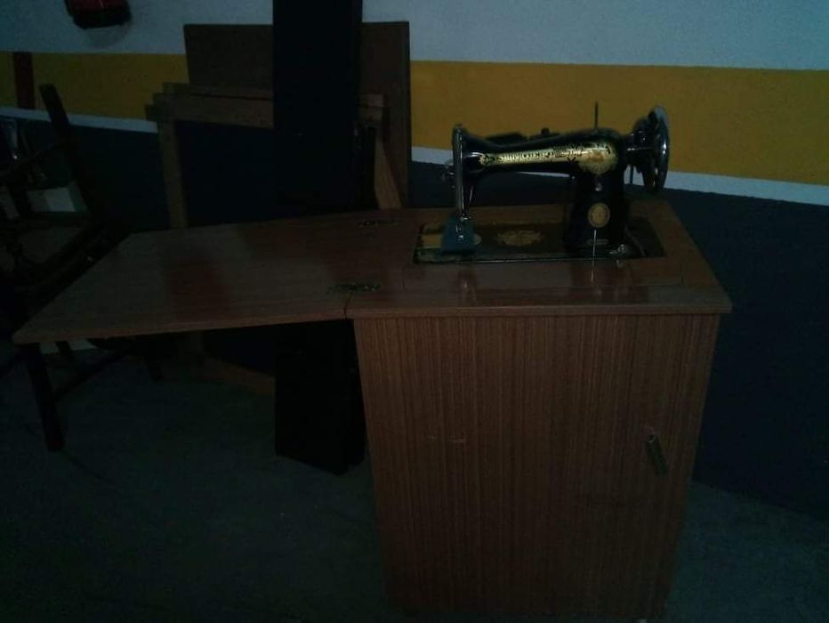 Maquina vintage de costura singer