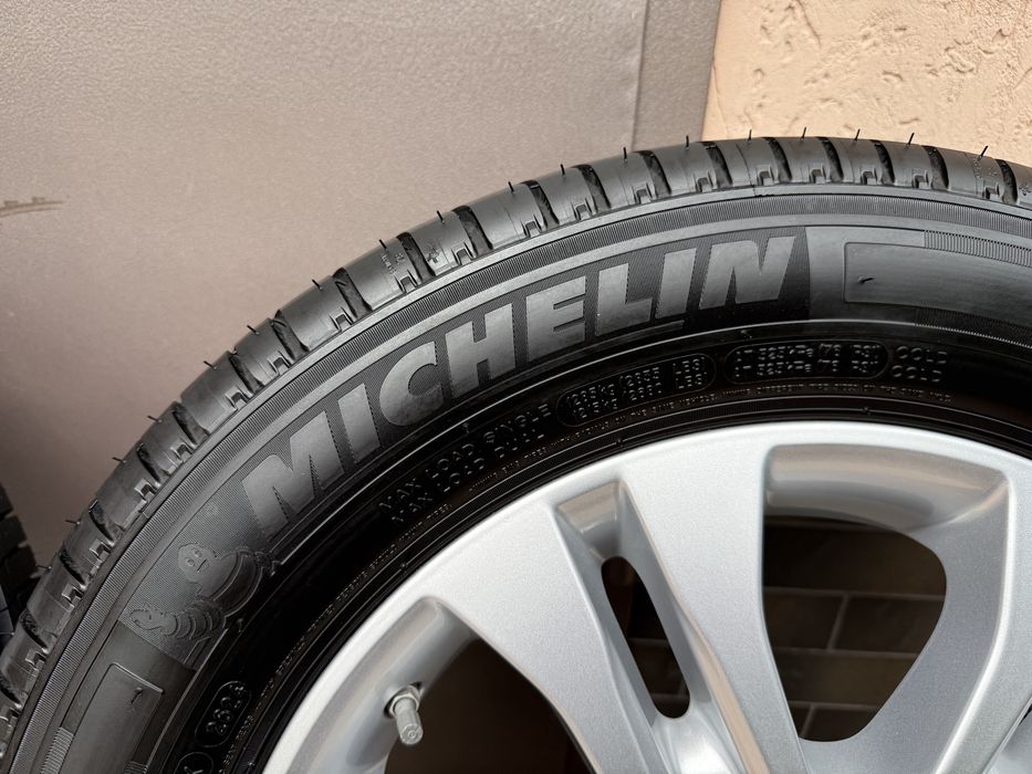 Новий фабричний комплект колеса гума диски резина Mercedes Sprinter Спринтер W907 W910 R17 з тестового авто 320 км