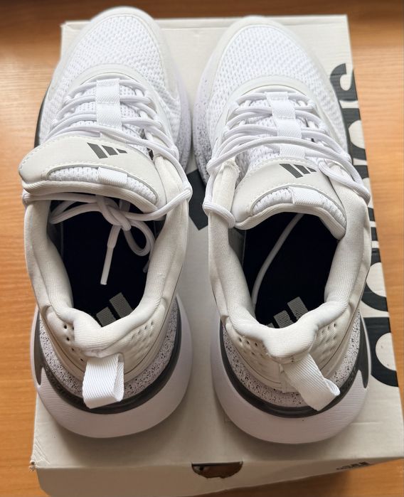 Кросівки adidas alpharesponse  41,5 розмір