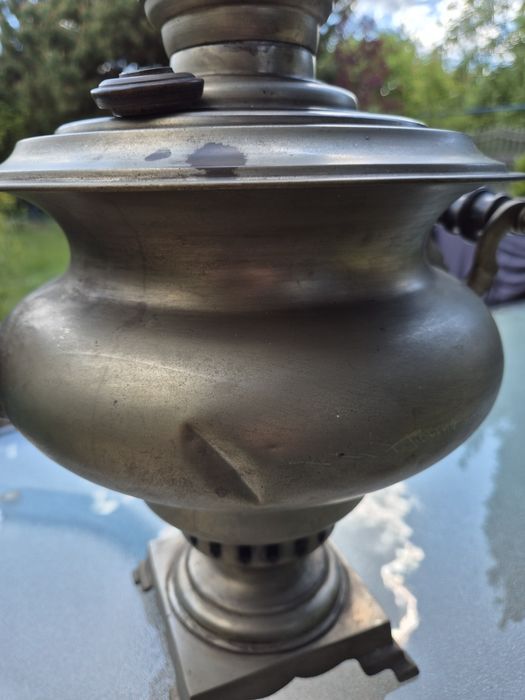 Samowar z sygnaturą rosyjską