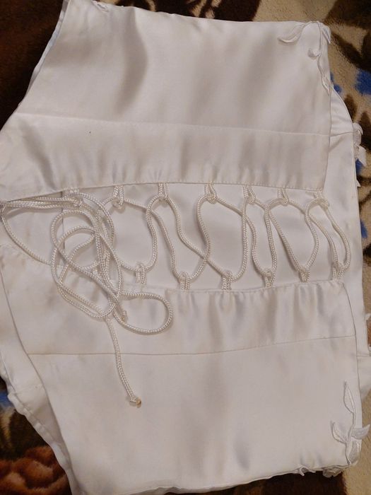 Sukienka ślubna biała