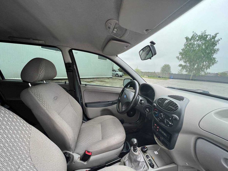 Лада Калина 1117 універсал 2011 рік машина в рідній фарбі не бита