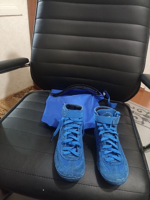 Продам Борцовки в гарному стані