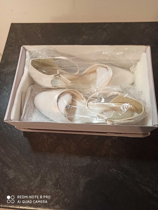 Czółenka ślubne, r. 40