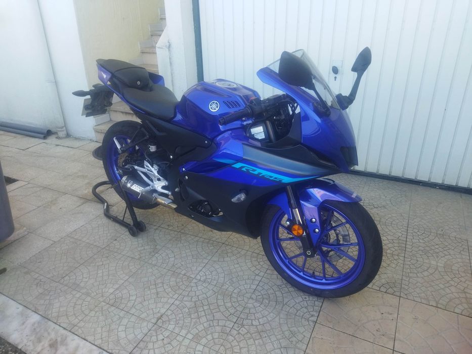 Yamaha YZF 125 R desportiva excelente estado,garagem,aceito retoma.