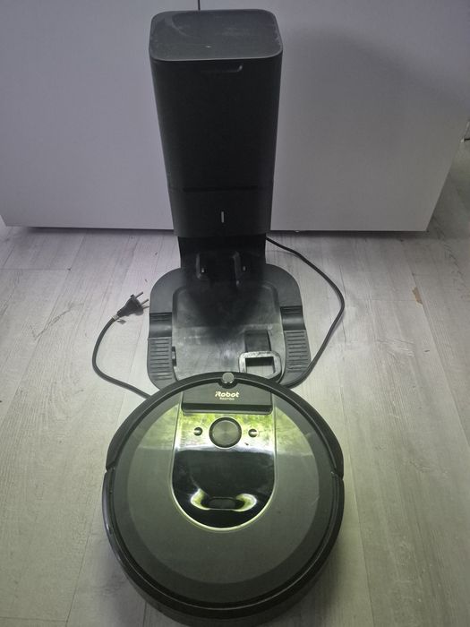 iRobot Roomba i7+