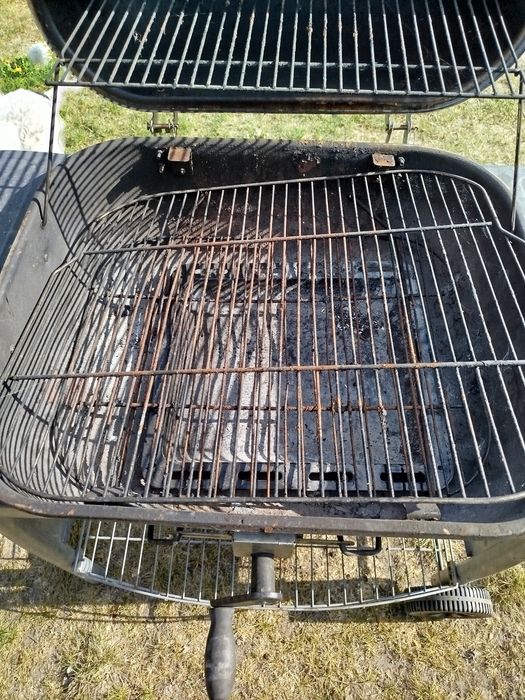 Grill ogrodowy  .