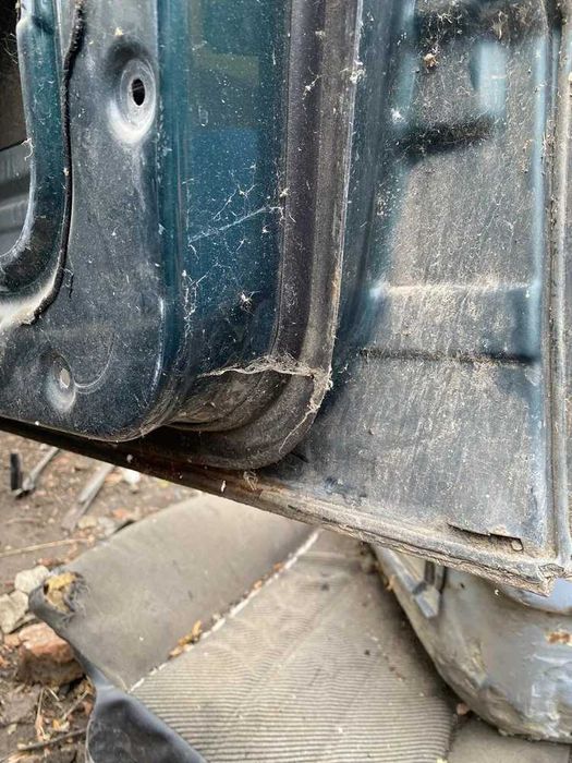 Права передня дверь бмв е34 до рест добрий стан