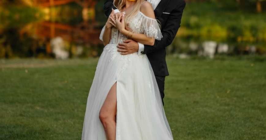 Sukienka ślubna - koronka