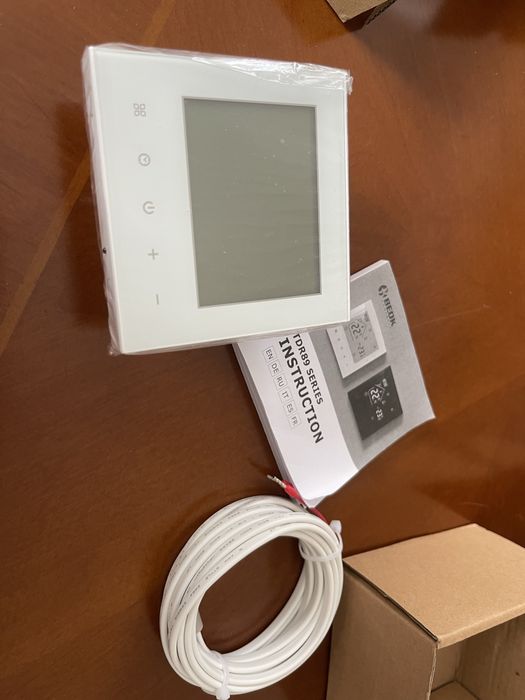 Розумний кімнатний термостат з Wi-fi