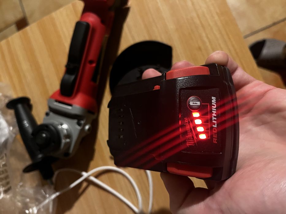 Szlifierka Milwaukee M18 ZESTAW