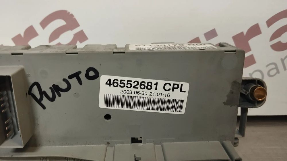 CAIXA DE FUSIVEIS FIAT PUNTO 188 99-04 REF. 51735170 46552681