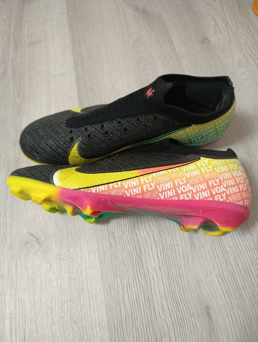 Буци оригінальні Nike розмір 44