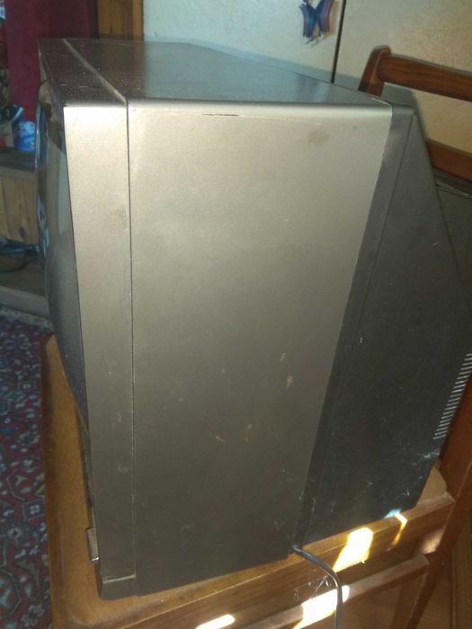 Телевизор Feilang 37"