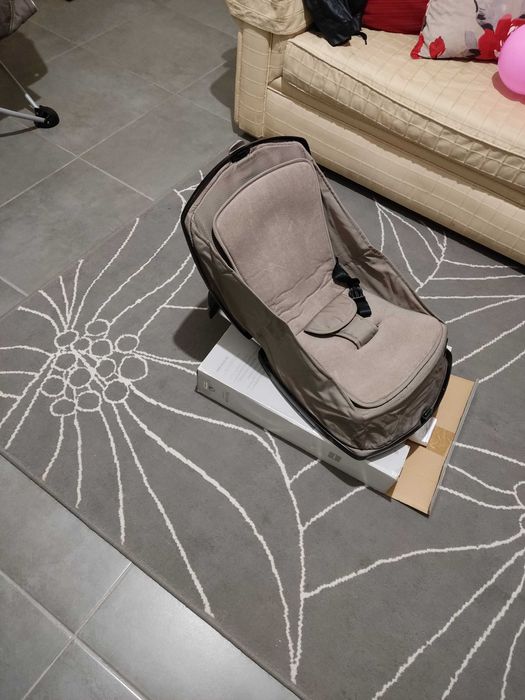 Mini berço e espreguiçadeira portátil