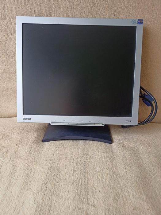 Monitor BENQ fp71g+  stan bardzo dobry WARTO !!