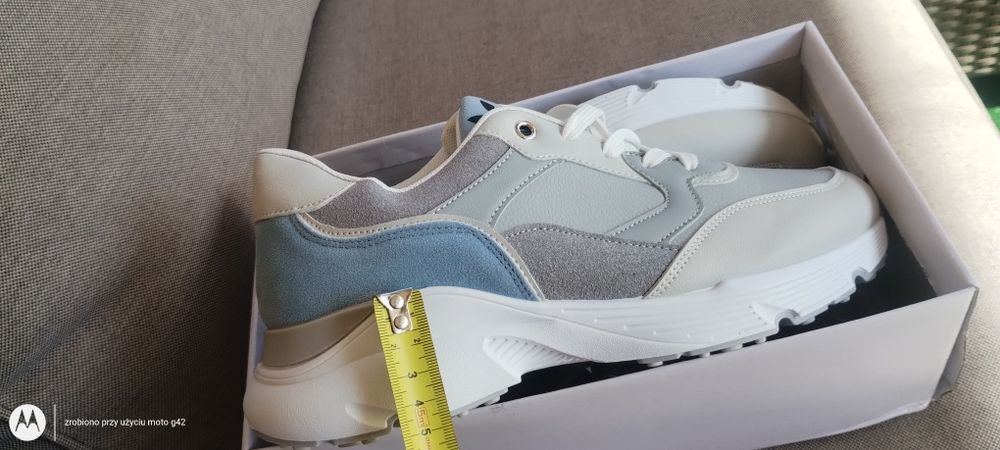 Adidasy damskie -mlodzieżowe