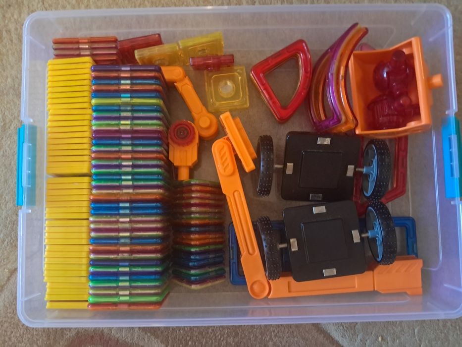 Дитячий магнітний конструктор