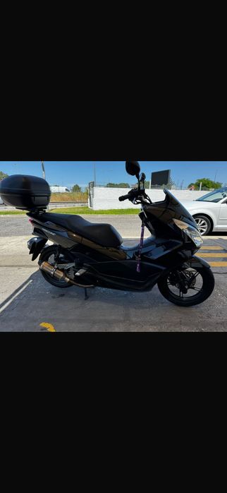 Honda PCX em ótimo estado. Ano 2015