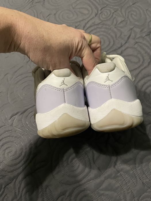 Air Jordan 11 Retro Low "Pure Violet".