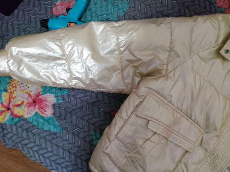 Продам куртку в гарному стані