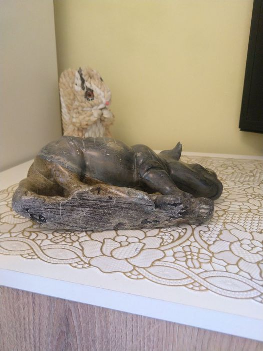 Продам носорога .