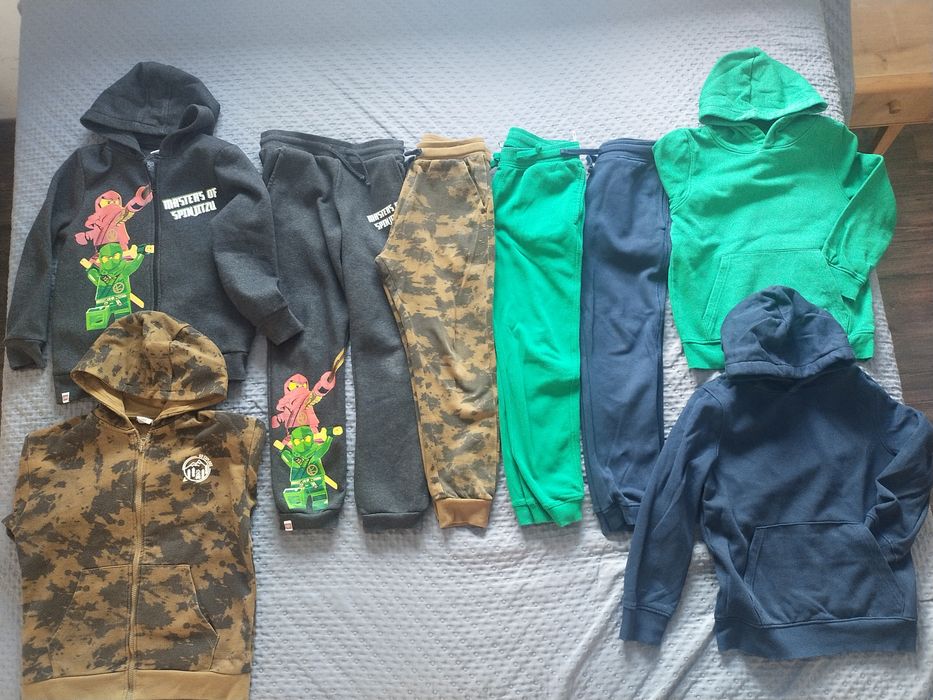 Komplet zestaw ubrań spodnie dresy bluzy Ninjago Smyk C&A 146