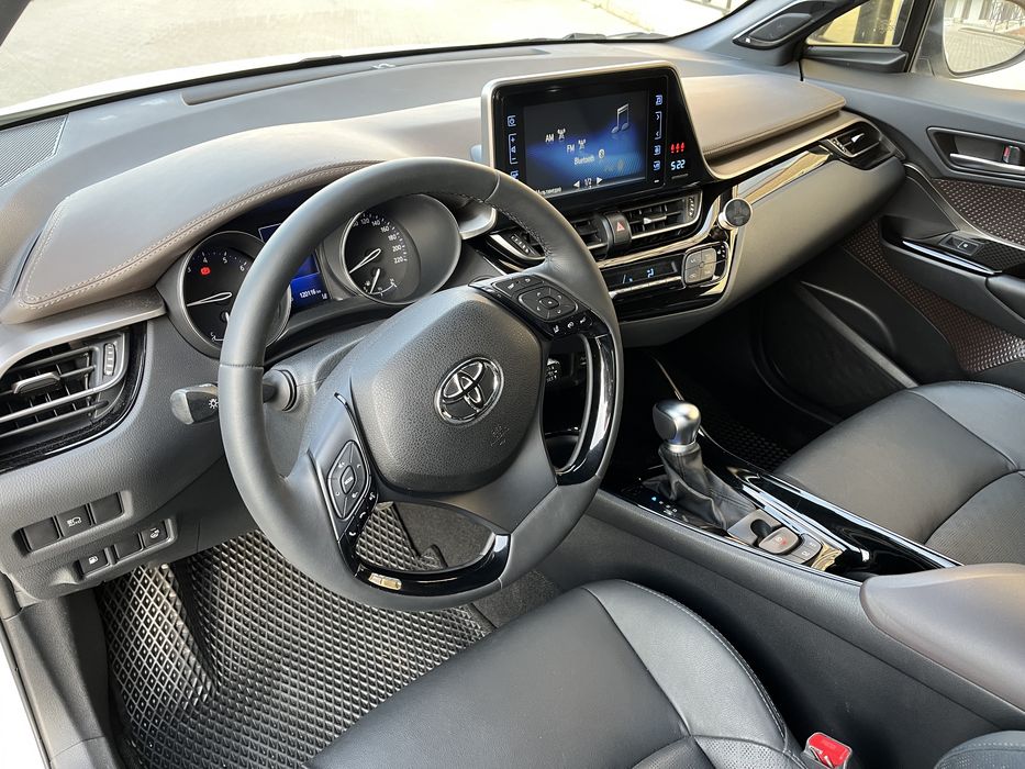 Toyota C-HR 2019 офіційна