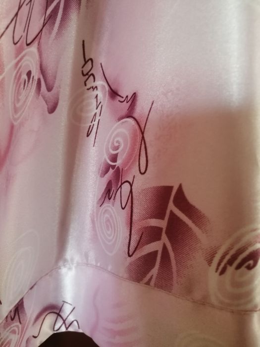 Халат длинный, большой.