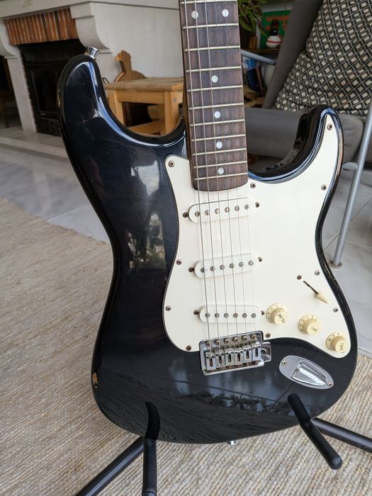 Guitarra Elétrica Fender Squier Stratocaster - USADA