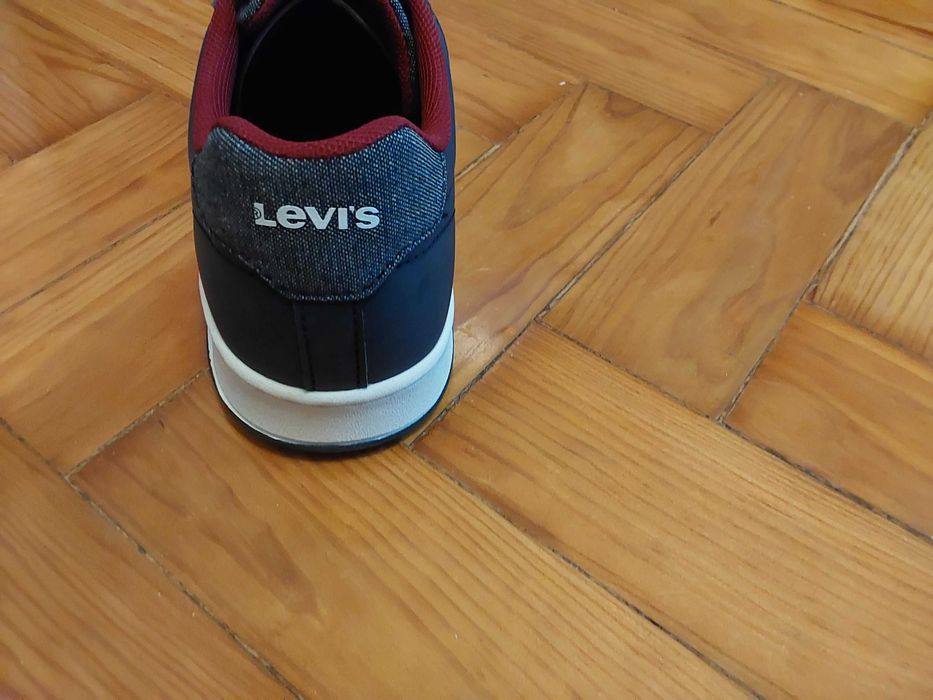 Sapatilhas Azuis  Levi's.