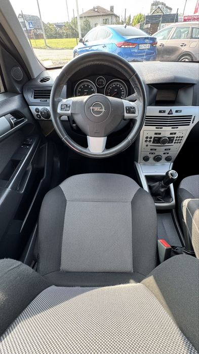 Opel Astra H Caravan Опель Астра 2010 р. 1.6 бенз 5МКПП