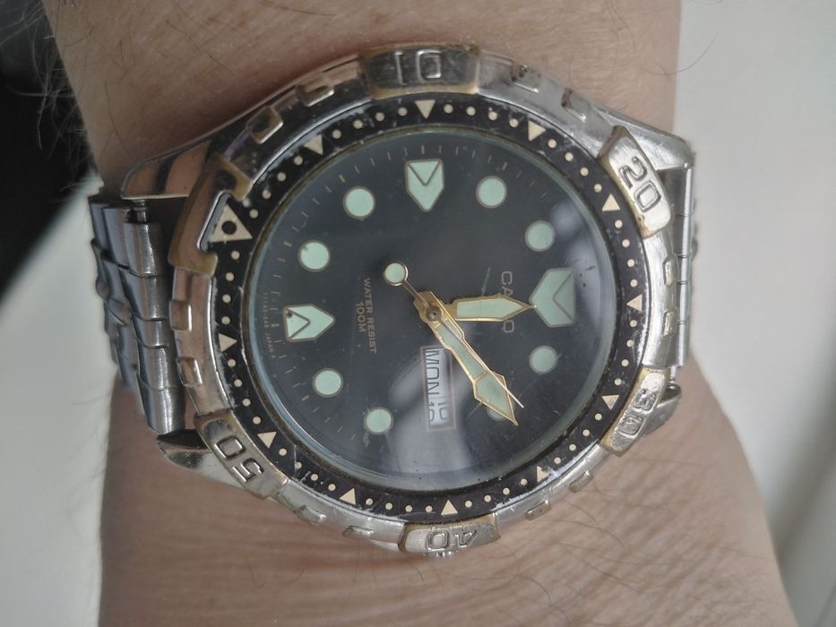 Годинник CASIO..