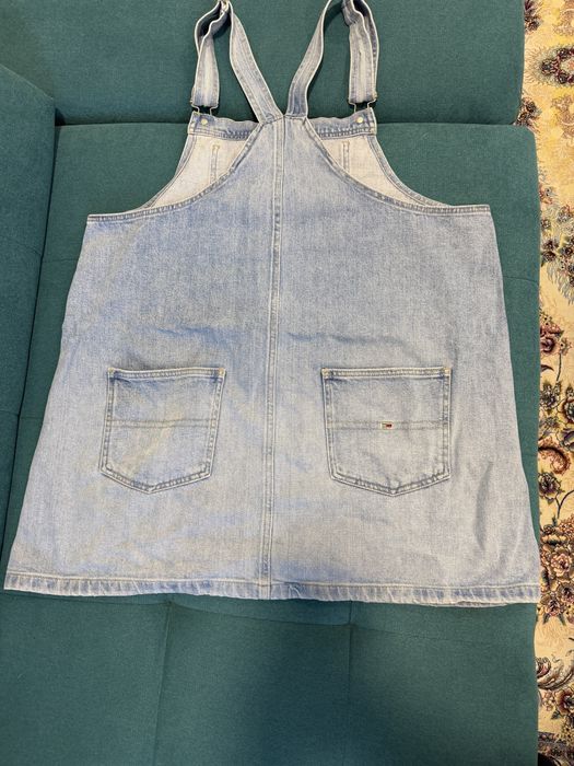 Продам жіночий джинсовий сарафан Tommy Jeans