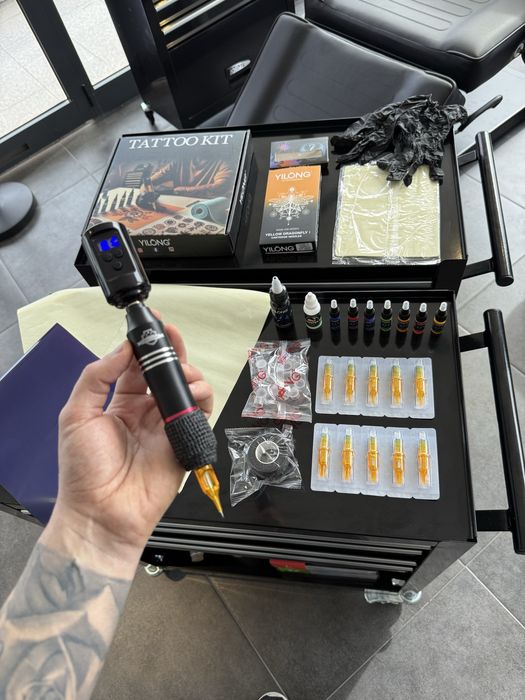 Kit Tatuagem Sem Fios COMPLETO Máquina Pen/ Pele Treino/ Tintas etc ..