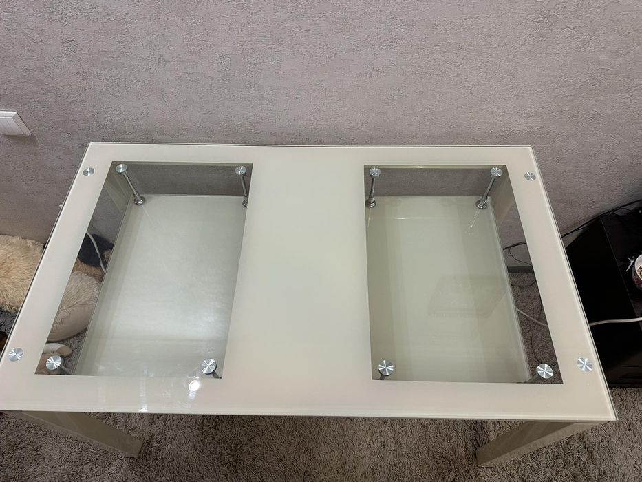 Стіл обідній для кухні або вітальні