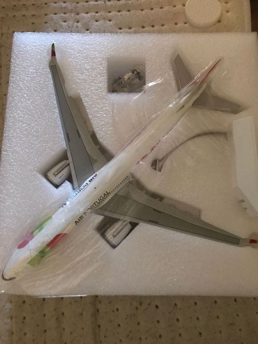 TAP AIR PORTUGAL AIRBUS A330 Neo, 1/200 JC wings , pintura especial .