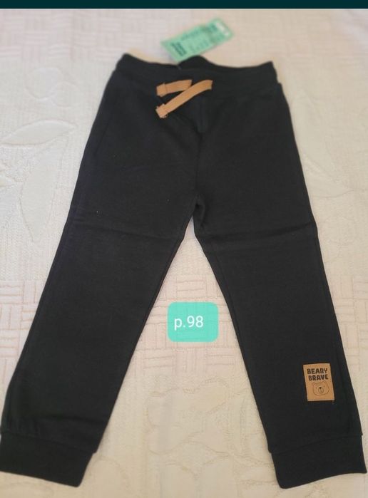 Вещи разные (регланы, шапка, штаны).