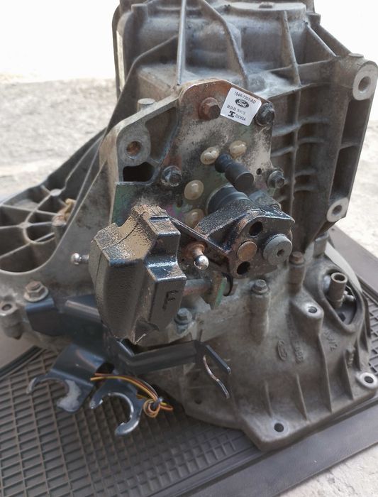 На Ford Focus MK1 Форд Фокус, Transit, Connect КПП 5 мех. 1.8 дизель XS4R-7F096
