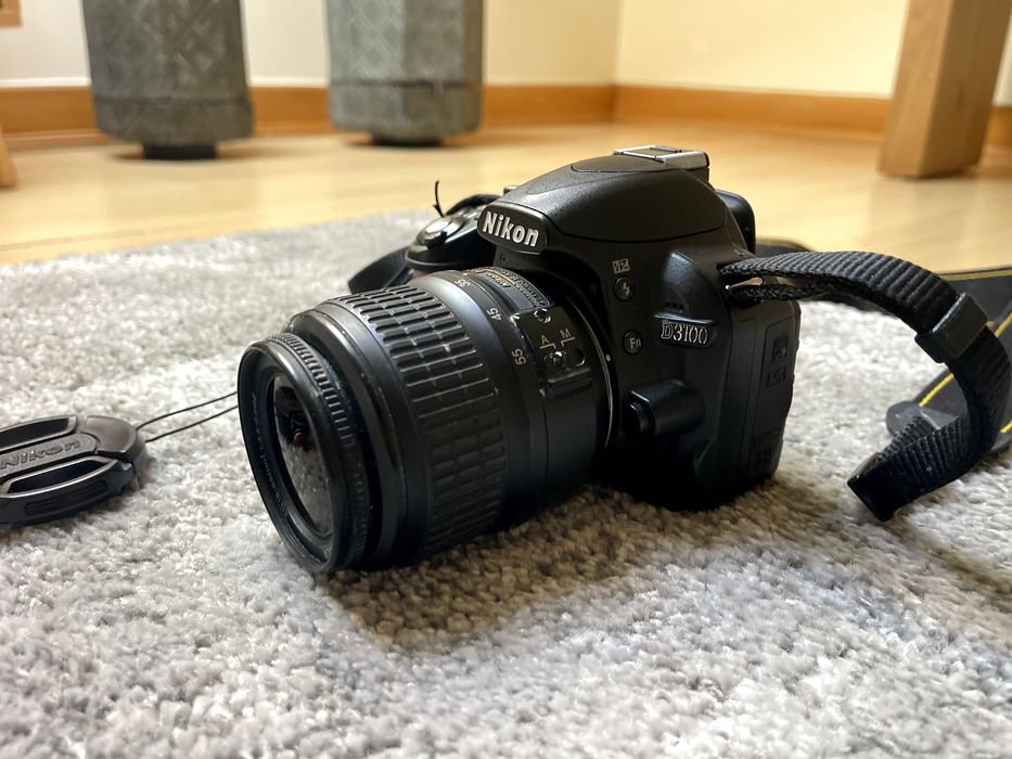Nikon D3100 usada
