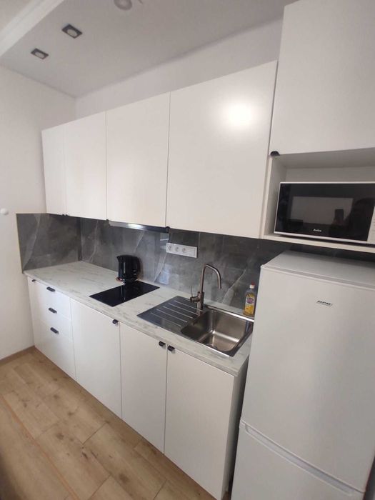 Wynajmę małe studio na dobe, dwie lub dłużej, blisko stadion narodowy